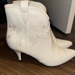 Elegant White Embroidered Ankle Boots